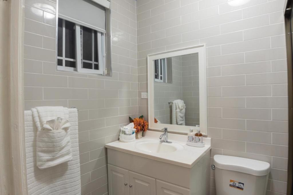 Soak'D Pineapple Villa Berrydale Екстер'єр фото